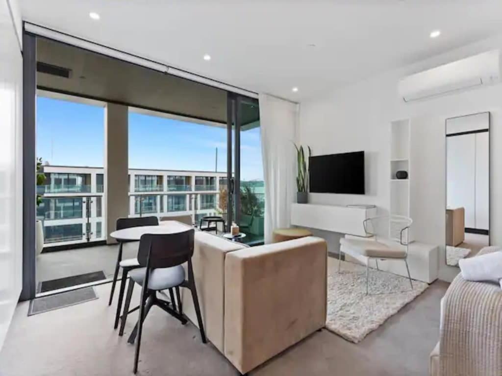 Sleek Modern Studio With Balcony Auckland Esterno foto